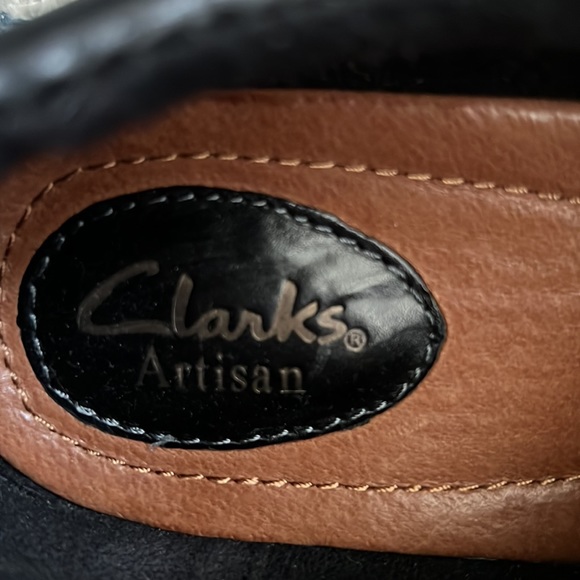 Clarks Black Leather Loafers Womens SZ 9 - Picture 4 of 7